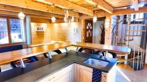 Appartements Le Grenier 1821 - Mini chalet - Centre village - AravisTour : photos des chambres