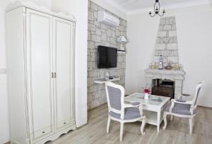 Alacati Marina Palace