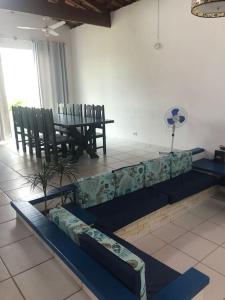 Aconchegante casa a 500 m da praia!