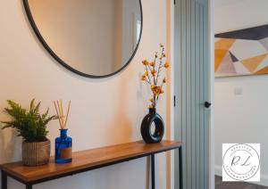 Bright & Modern 2-Bed Glenfield Hospital Apartment - Sleeps 6