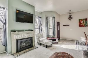 Spacious Downtown Fresno Townhome: Walk to UCSF