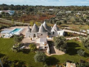 Trulli Petralux in Valle dItria