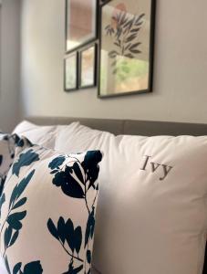 Ivy, 4 minutes from the sea