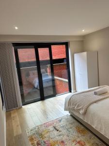 Richardson Deluxe Apartments - 3 Bed