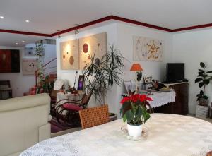 Artistic and spacious loft in a little town near the sea and the city