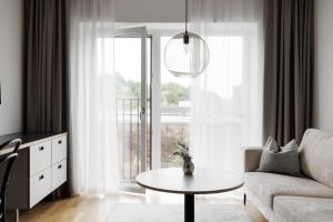 Sleek Urban Studio w. work place