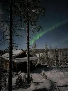 Lapland Riverside Cabin, Äkäsjoki Hideaway - Riverview, Traditional Sauna, Avanto, WiFi, Ski, Ylläs - 锡尔卡