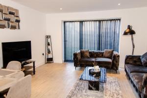 City Centre - FREE PARKING, BUSINESS STAYS, FAMILIES, RELOCATORS