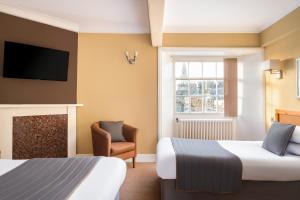 Triple Room room in Royal Station Hotel- Part of the Cairn Collection