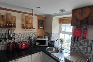Cosy Cottage in Garnant