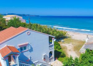 Two-Bedroom Apartment 2 room in Beach Villa Vasso
