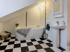 3 Bed in Ventnor 80547