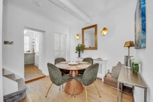 Charming Church Walk, Long Melford - 2 bedroom property with parking