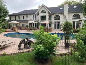 Long Island Luxury Close To NYC - Malverne