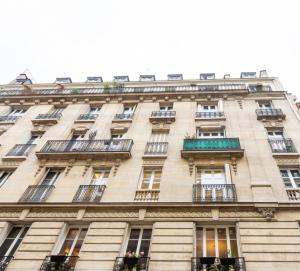 Spacious and pleasant nest 2 steps from Montmartre