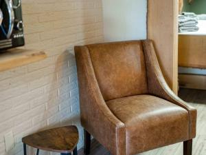 Stonegate Lodge King Bed Fast WiFi 40in TV Salt Water Pool Room #309