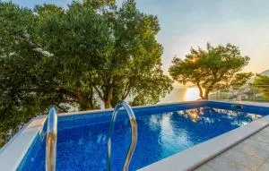 Holiday home Kuzma with private pool and sea view - Slime