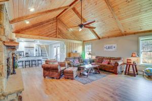 River-View Somerset Home Large Deck, Fire Pit!