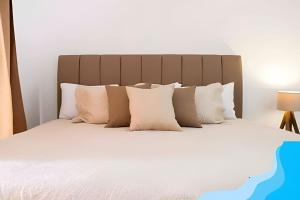 Minimalist Studio with Pool and FREE Scooter