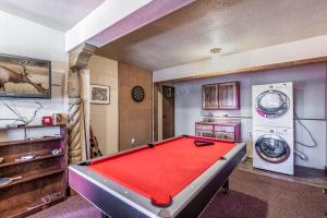 Grande View Condo: 3 Bedroom 2 Bathroom Townhome with a Game Room!