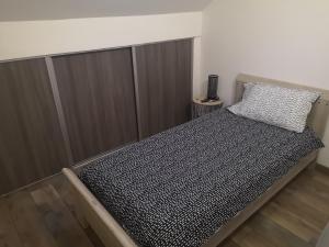 Voisenon village paisible Gare de lyon 25mn RER accès A5 à 10mn Paris 5mn proche de Melun château de vaux le vicomte Fontainebleau proche