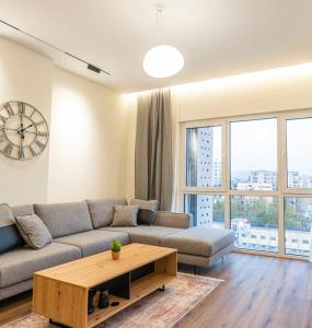 Cane Apartment Emerald