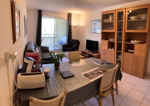 Résidence Olivier - APPARTEMENT FRONT DE MER DANS DOMAINE AVEC PISCINE MAE-8764