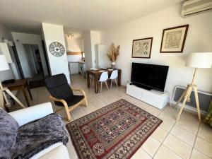 Résidence Athenee - Bel appartement 3 pièces dans résidence à Six-Fours-les-Plages MAE-0704