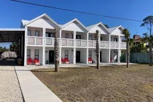 The Red Rocker - Highland View