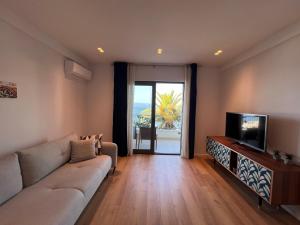 Apartments by the sea Gornja Podgora, Makarska - 21736