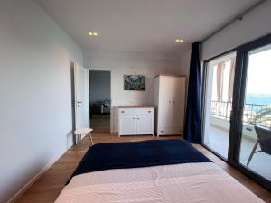 Apartments by the sea Gornja Podgora, Makarska - 21736