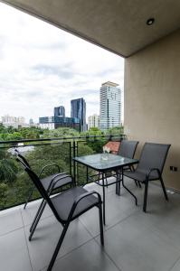 Modern 2 bedroom apartment near Paseo La Galeria