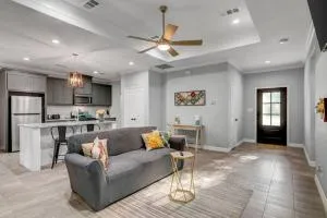 Reduced! Renovated hidden gem. Chef Kitch. Wheelch - Silsbee