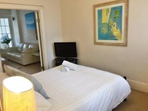 DARL3 - Heart of Manly Light Filled Large Apartment