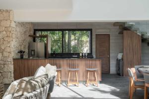 Twelve OClock - Luxury Villas