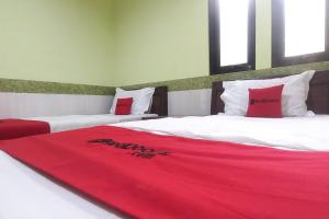 RedDoorz Syariah near Bypass Krian