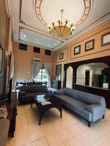 AFamosa Villas