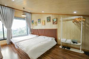 Phòng 4 người Nhìn ra cảnh Núi non (Quadruple Room with Mountain View)