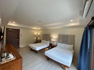 Bluewater Maribago Beach Resort