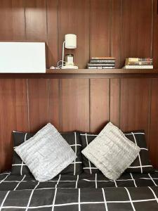 Stylish Iloilo condo w Netflix and pool access