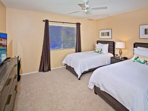 Central Area, Heated Pool, Hot Tub, Bbq, & More