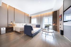 Atour Hotel Guangzhou South High-speed Railway Station