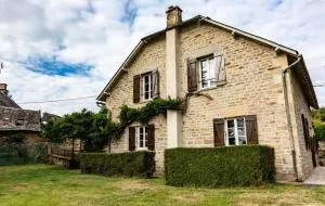 Gîte de France Le cantou des mille sources 3 épis - Gîte de France 8 personnes MAE-0234 - 科雷兹
