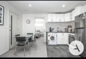 Modern cottage central location - Phillip