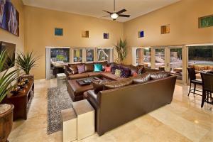 Luxury Estate, Heated Pool, Pickleball Court, More