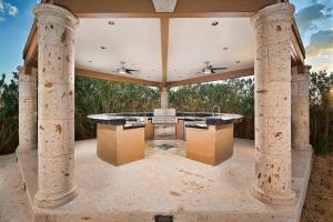 Luxury Estate, Heated Pool, Pickleball Court, More