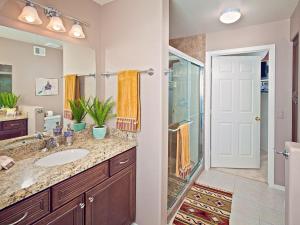 Central Area, Heated Pool, Hot Tub, Bbq, & More