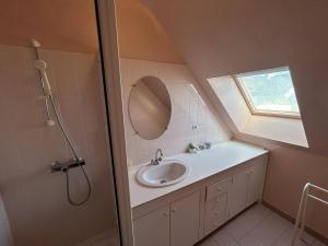 802 - Maison avec jardin à quelques pas du centre bourg dErquy