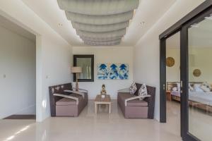 Beautiful Huge 4 bedrooms Villa in Canggu
