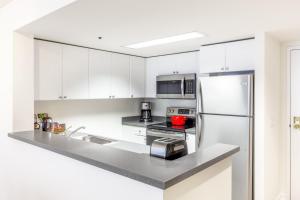 S Beach 1BR w Pool Gym nr San Fran Bay SFO-393